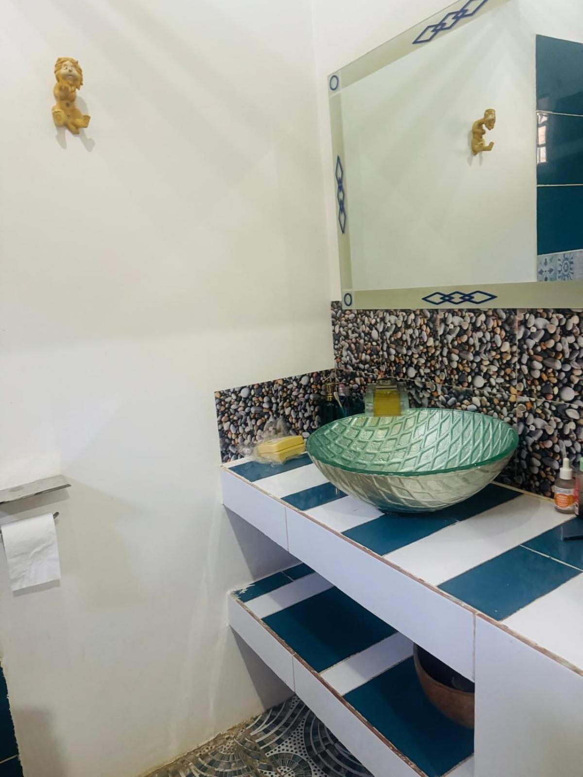 萨利波图尔Grace House Jacuzzi住宿加早餐旅馆 外观 照片