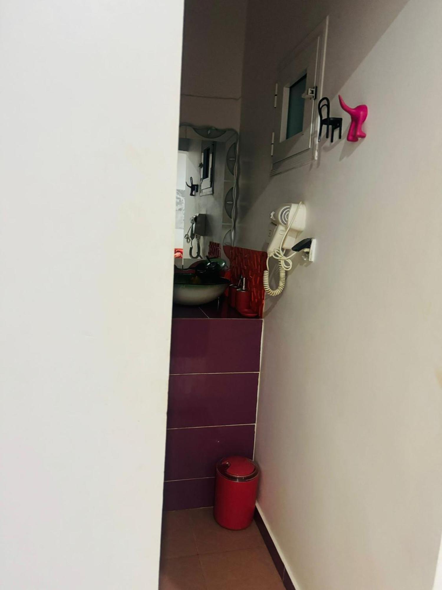 萨利波图尔Grace House Jacuzzi住宿加早餐旅馆 外观 照片