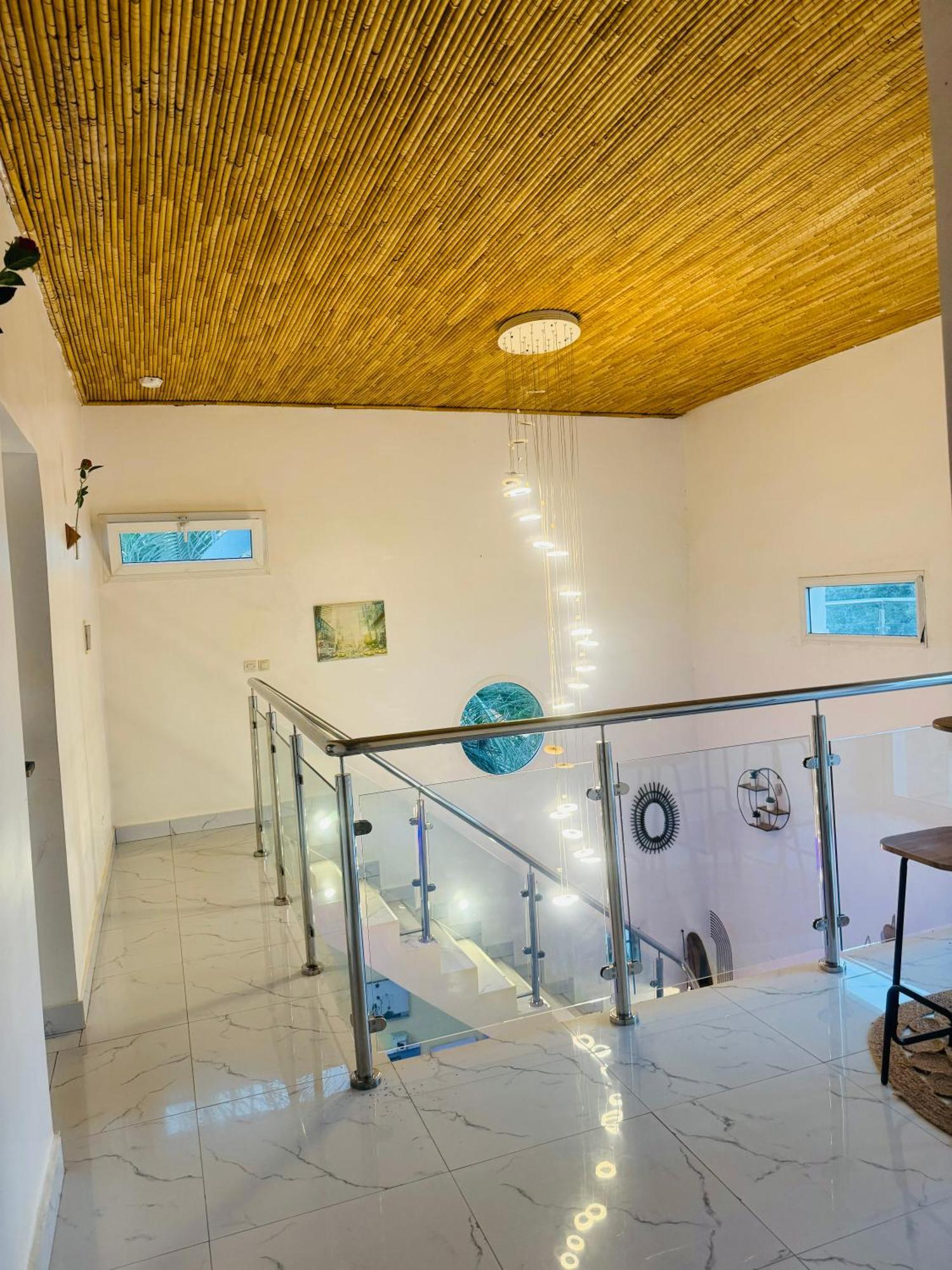 萨利波图尔Grace House Jacuzzi住宿加早餐旅馆 外观 照片